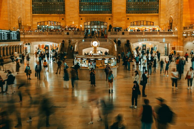 Aplikacje do zarządzania eventami – narzędzia z AI do analizy uczestników